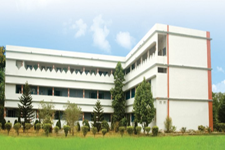 https://cache.careers360.mobi/media/colleges/social-media/media-gallery/6654/2019/3/6/Campus View of Dadhichi College of Pharmacy Cuttack_Campus-View.jpg